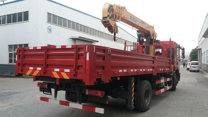 東風(fēng)御虎8噸隨車吊 廠家直銷與經(jīng)銷網(wǎng)絡(luò)全解析